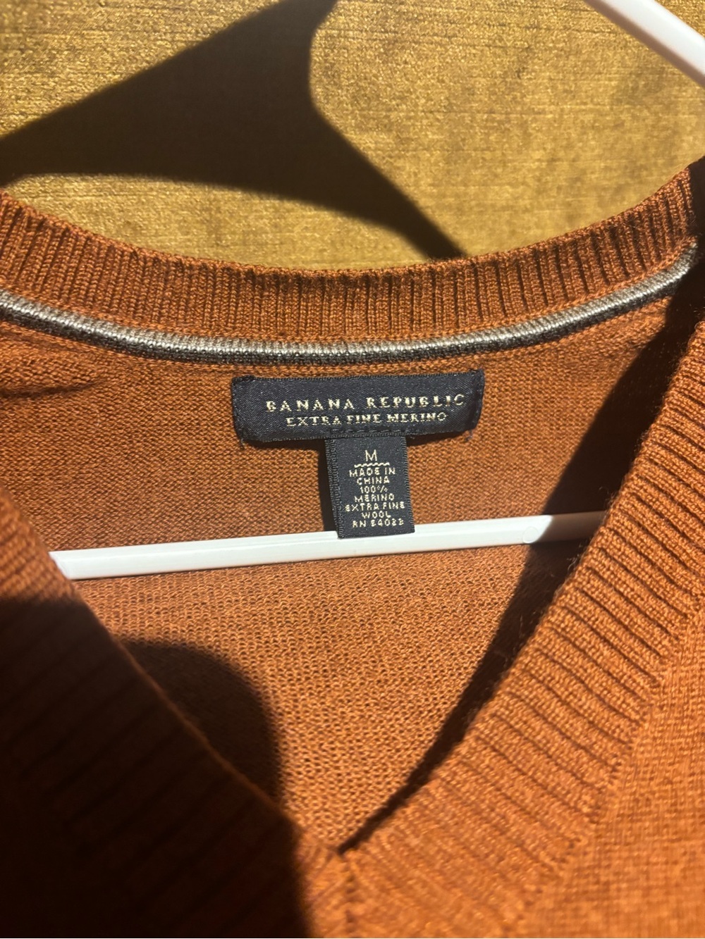 Banana Republic Men's V-Neck Sweater - Rust Orange